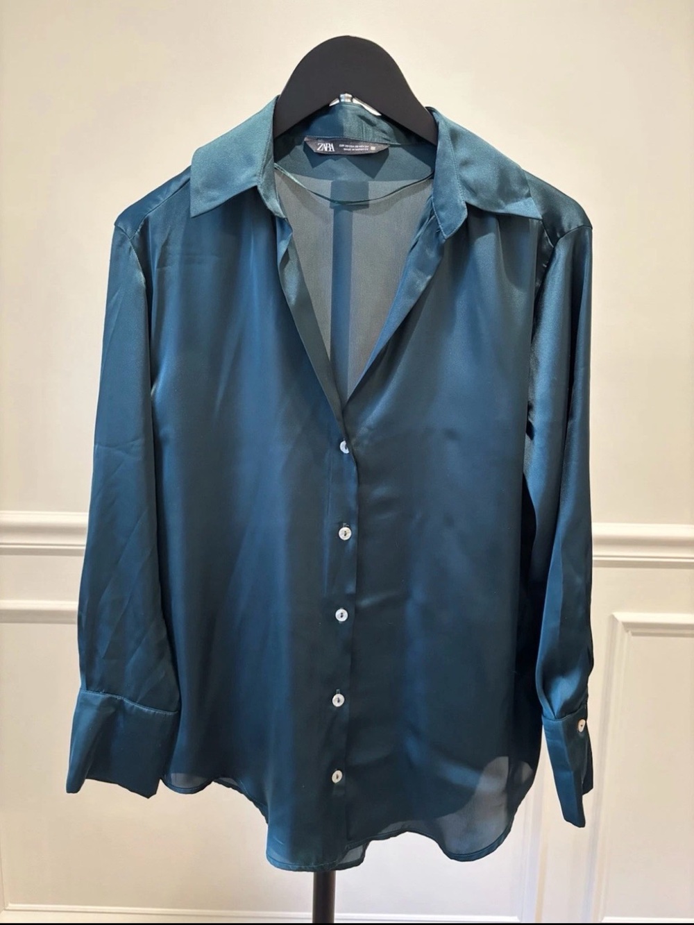 Zara Women’s Satin Button-Down Shirt, Green, SIZE XS